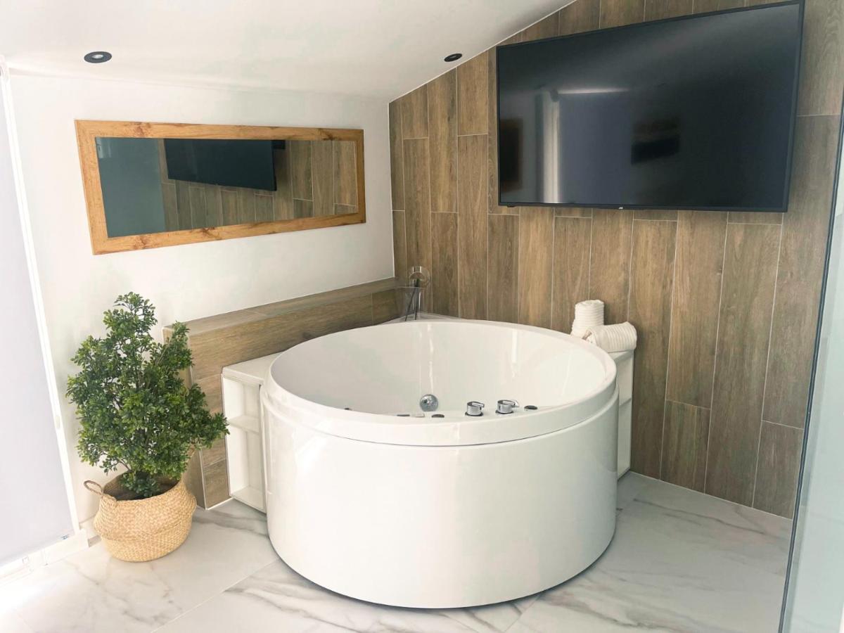 Cordoba Boutique Vv Con Jacuzzi Apartment Exterior foto